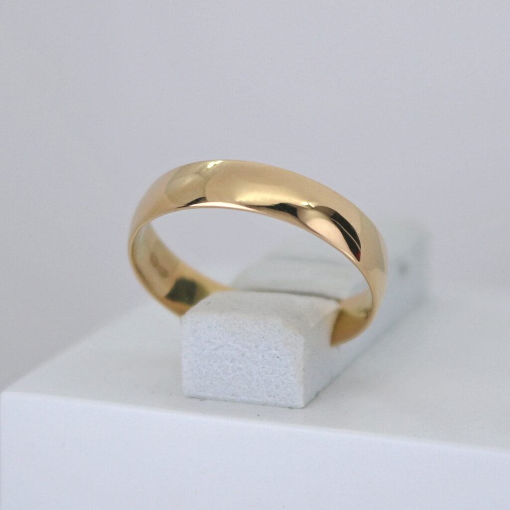 Kultainen kihlasormus 5 mm